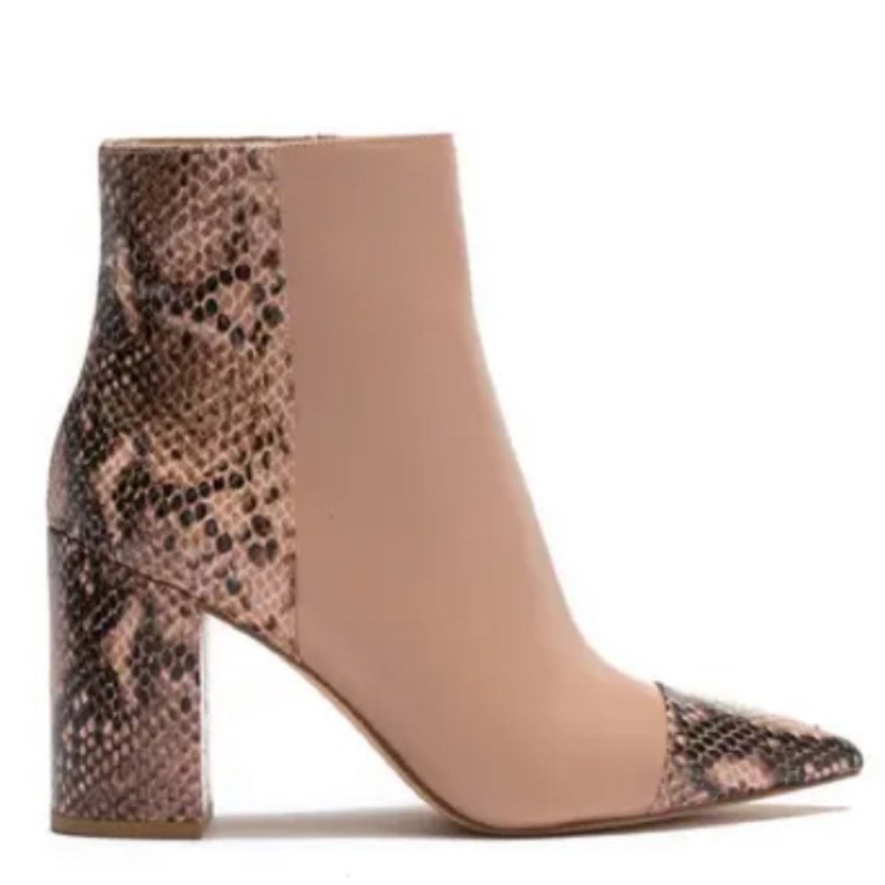 NWT Nine West Nude and Snake Point Toe Booties
